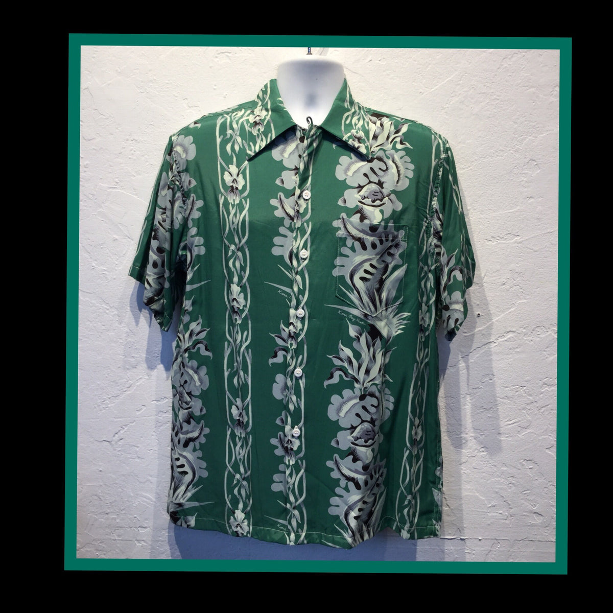 Vintage reproduction 1940s Hawaiian shirt by Kona Bay Graphic Tee – Premium Graphic · High-Quality Print