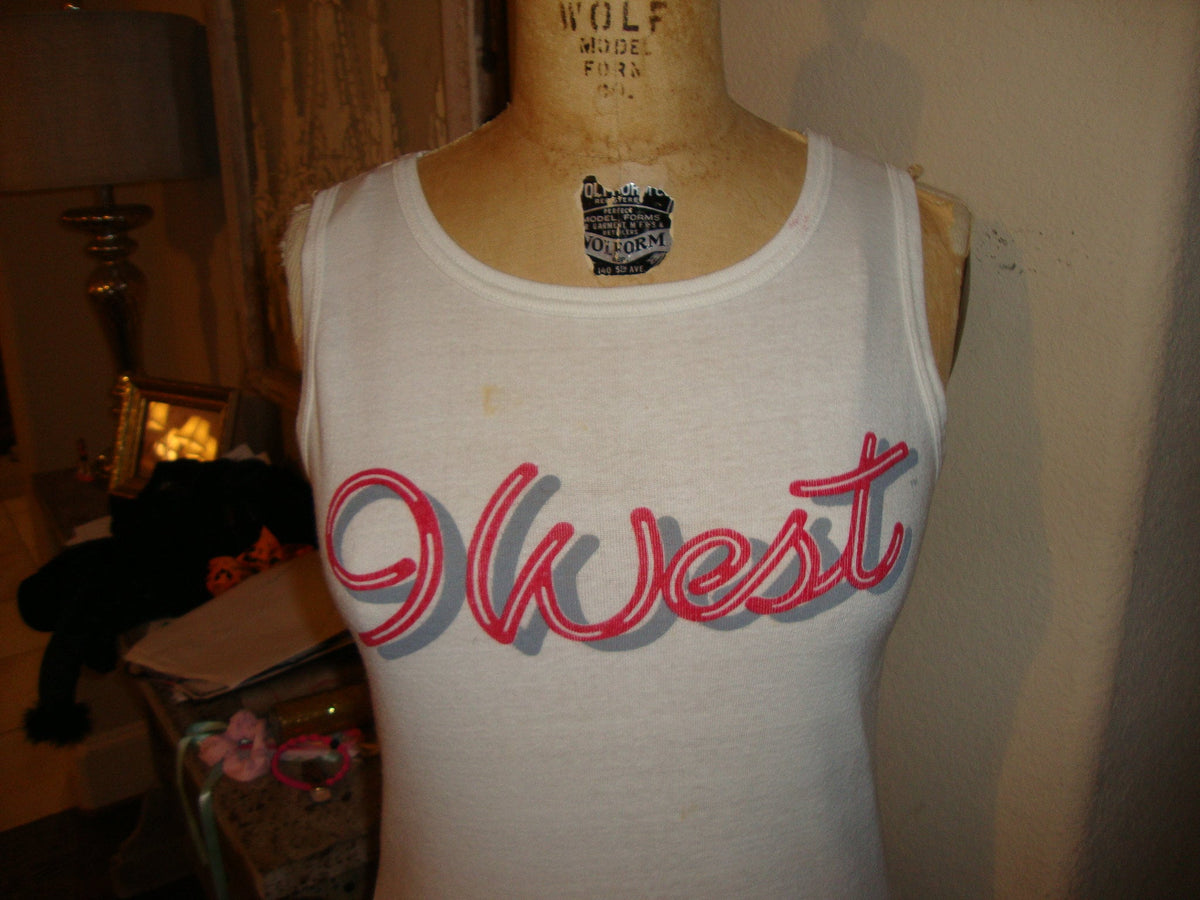 Vtg 8039s J West 1983 New York Road Runners Club Jeans West Ladies Fit T Shirt M Graphic Tee – Soft Feel · Great Gift For Fans