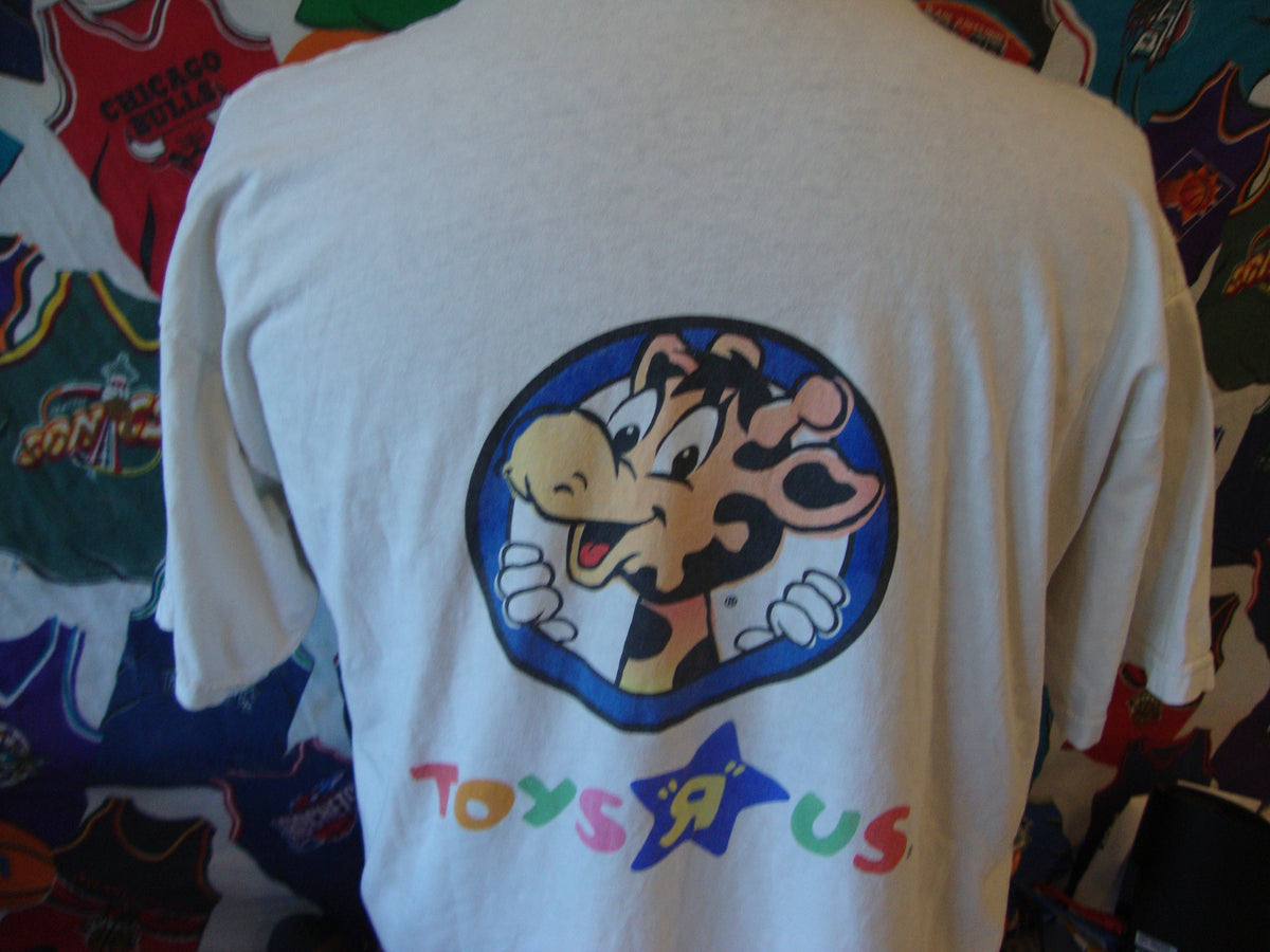 Vintage 9039s Toys R Us Chase Bank Jeffery The Giraffe T Shirt Size XL Graphic Tee – Aesthetic Look · Must-Have Style