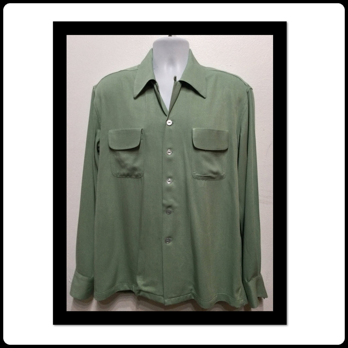 HR055 195039s vintage reproduction Hollywood Rogue Rayon Gabardine Shirt Graphic Tee – Feel-Good Design · High-Quality Print