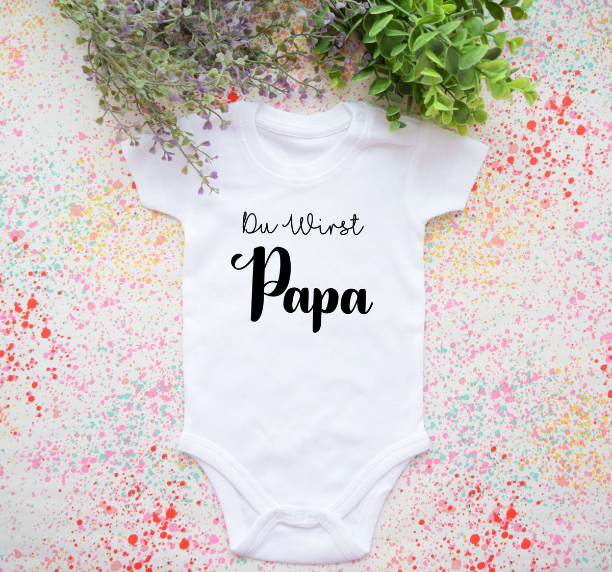 Du Wirst Papa Baby Body Schwangerschaft verknden Body Baby Body Du Wirst Oma Opa Tante Onkel Bodysuit Du Wirst Papa Geschenk Graphic Tee – Bold Style · Perfect For Daily Wear