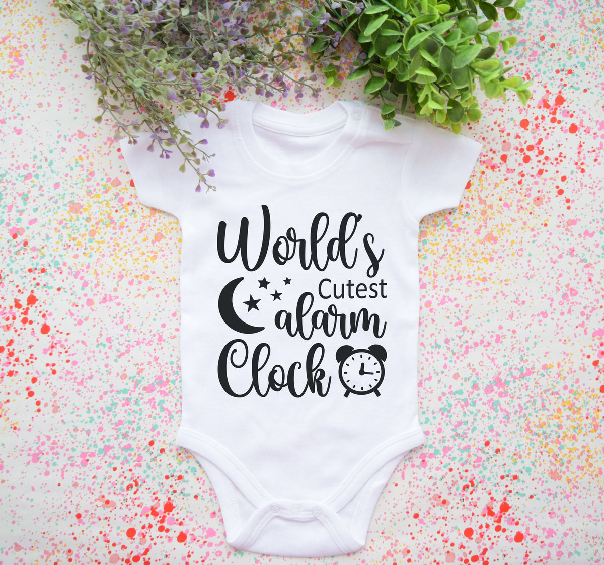 Baby Body World39s cutest alarm clock Baby Bodysuit Witzig Baby Body Witzig Baby Bodysuit Baby Kleidung Baby Onesie Graphic Tee – Aesthetic Look · Great Gift For Fans
