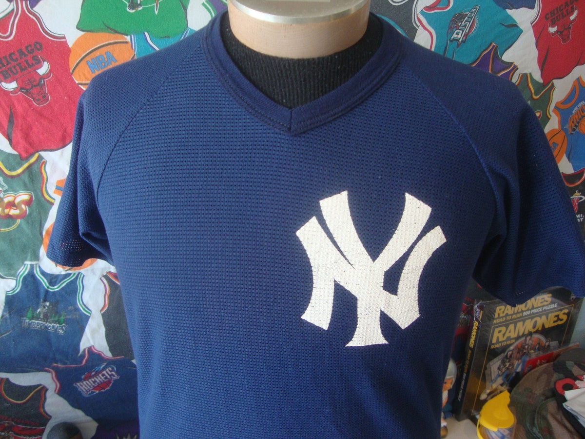 Vintage 8039s New York Yankees Rawlings MESH Jersey V Neck T shirt L Jersey – Easygoing Wear · Must-Have Style