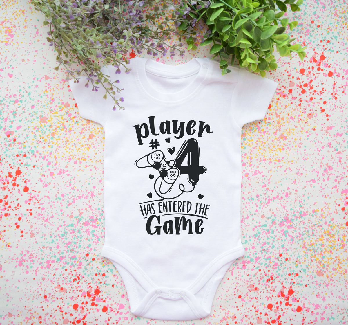 Baby Body quotPlayer 4 Has Entered The Gamequot Baby Geburt Ankndigung Body Baby Bodysuit Neugeborene Gamer Baby Body Neugeboren Geschenk Graphic Tee – Feel-Good Design · Trending Graphic Apparel