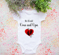 Schwangerschaft verknden Baby Body Baby Bodysuit Ihr Werdet Oma und Opa Du Wirst Oma Du Wirts Opa Baby Body Graphic Tee – Feel-Good Design · Trending Graphic Apparel