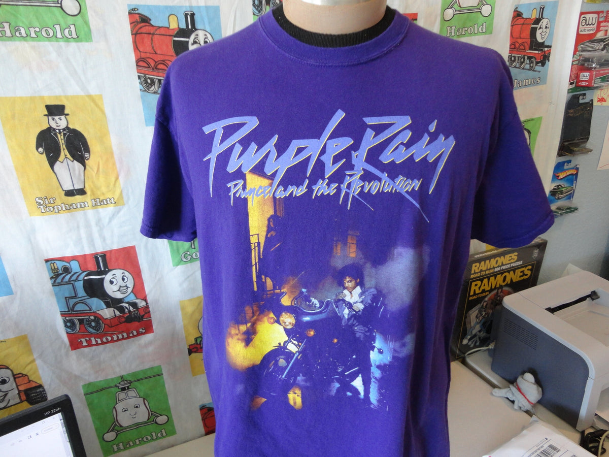 Prince and the Revolution Purple Rain retro T Shirt L Graphic Tee – Feel-Good Design · Perfect For Daily Wear