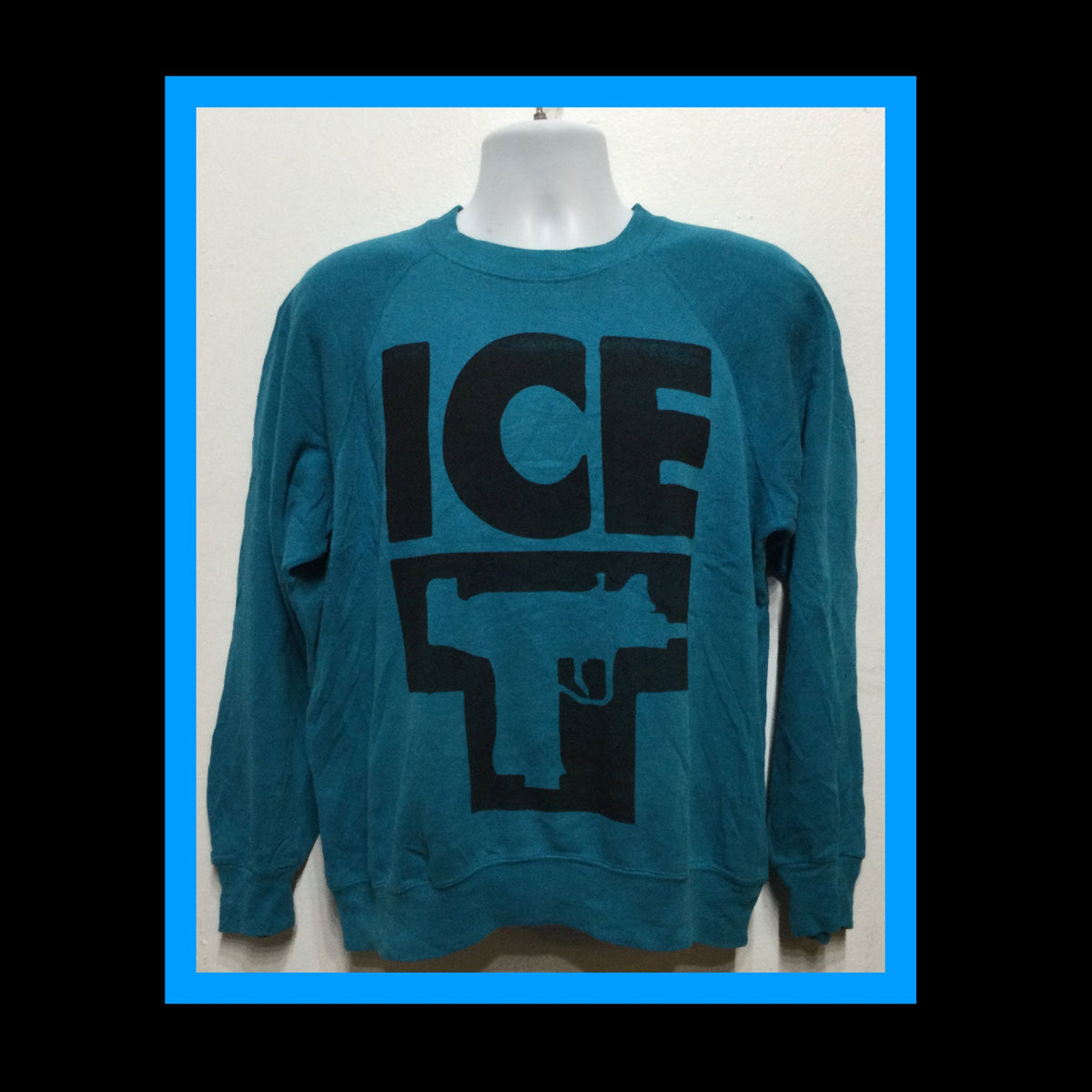 Vintage printed sweatshirt quotICE Tquot Size X Large Sweatshirt – Cozy Vibes · Trending Graphic Apparel