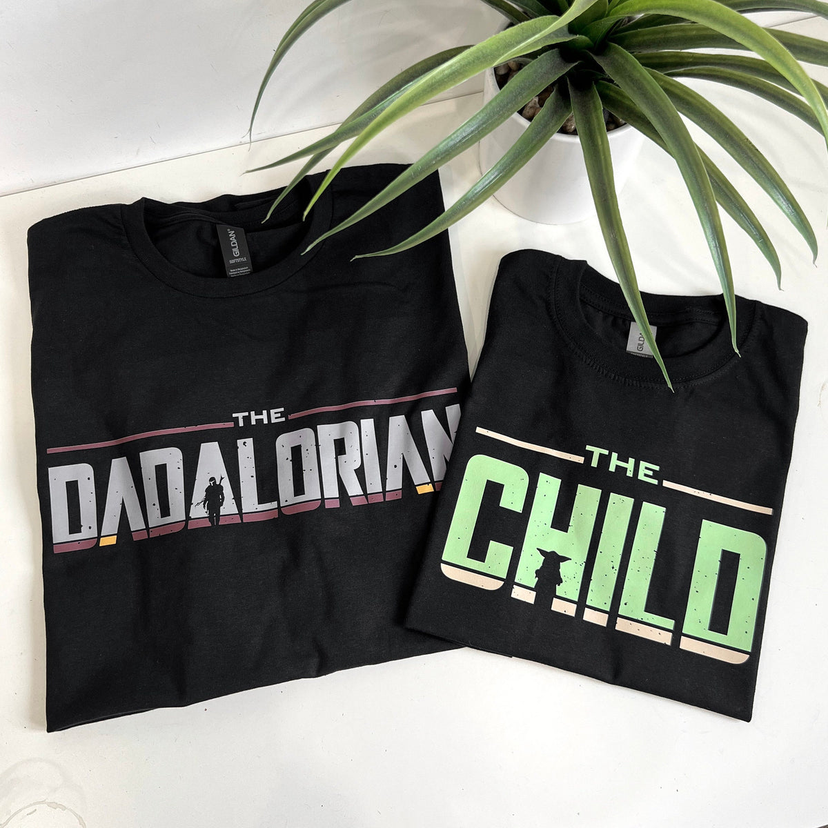 Dadalorian Shirt Matching Dadalorian Mamalorian TShirts Father And Son Mother Daughter Family TShirts Graphic Tee – Easygoing Wear · High-Quality Print