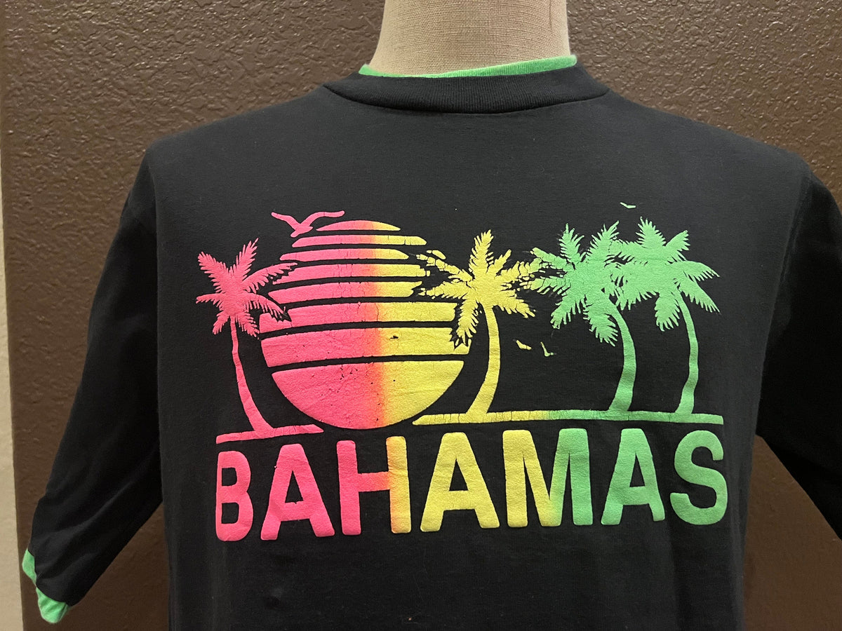 Vintage 9039s Bahamas Sunset Black T Shirt Size M Graphic Tee – Aesthetic Look · High-Quality Print