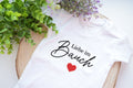 Liebe im Bauch Baby Body Schwangerschaft Verknden BabyBody Bodysuit Baby 2023 Baby Ankndigung Kleines Wunder Du Wirst Papa berraschung Graphic Tee – Premium Graphic · Great Gift For Fans