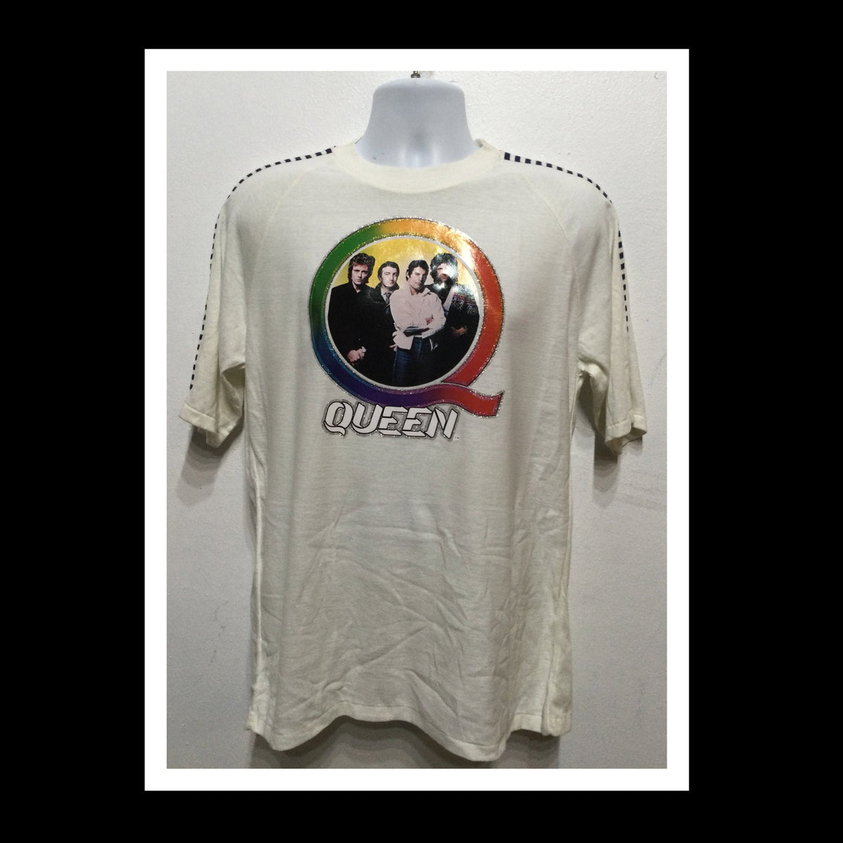 Vintage 1980s Queen decal T shirt Size Large Graphic Tee – Bold Style · Trending Graphic Apparel