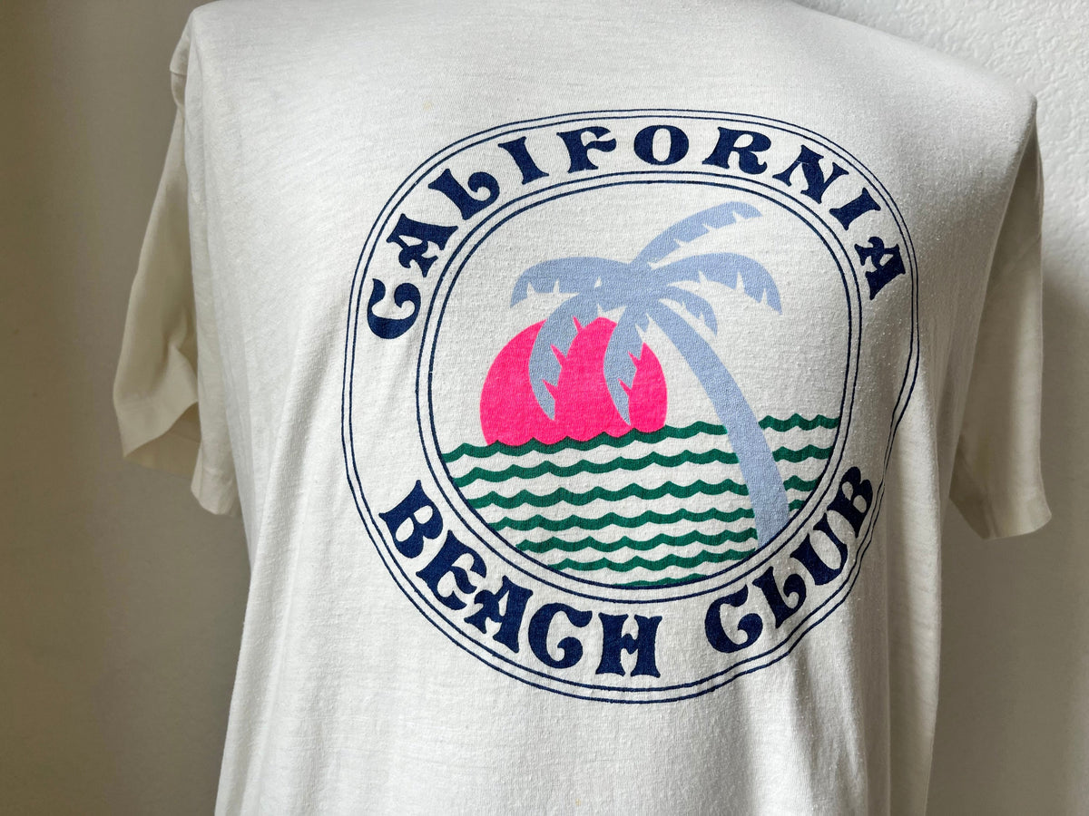 Vintage 8039s California Beach Club Tourist White T Shirt M Graphic Tee – Bold Style · Must-Have Style