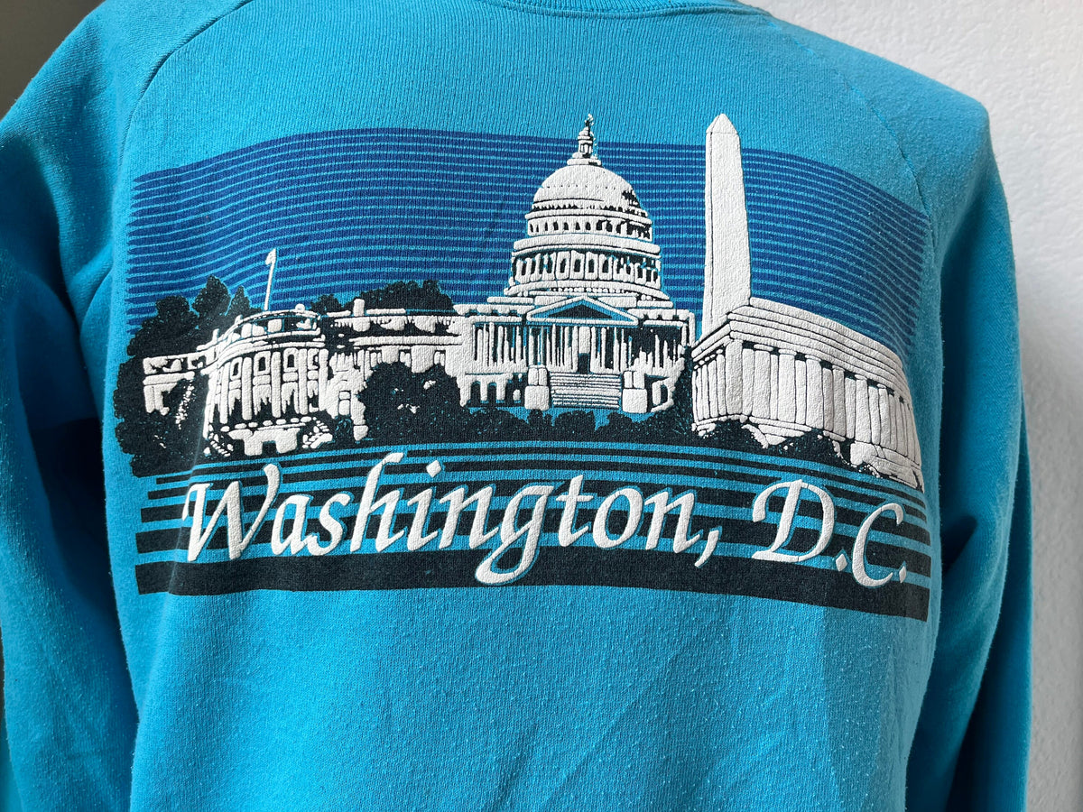 Vintage 8039s Washington DC Blue Crewneck Sweatshirt Size L Sweatshirt – Aesthetic Look · Must-Have Style