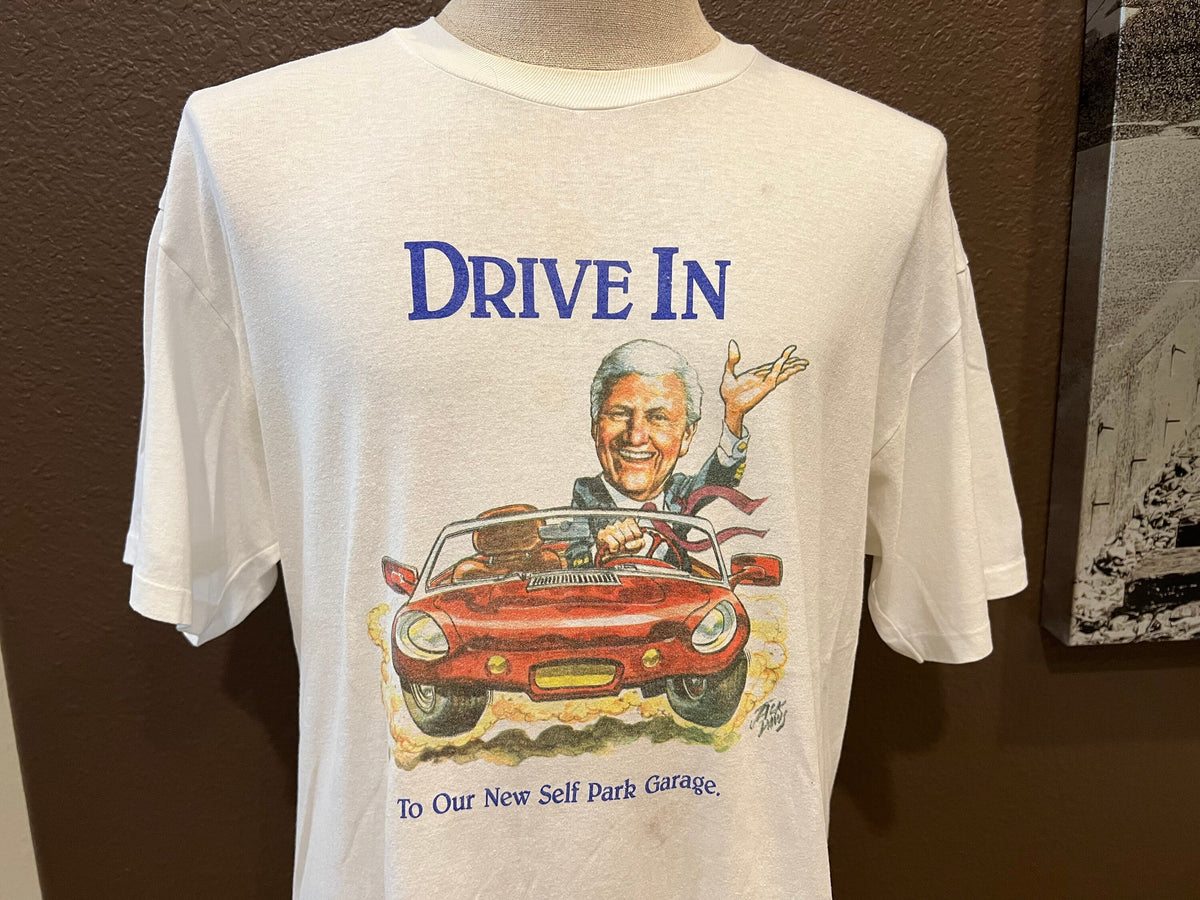 Vintage 9039s Merv Griffin39s Resorts Drive In Atlantic City White T Shirt Size XL Graphic Tee – Aesthetic Look · High-Quality Print