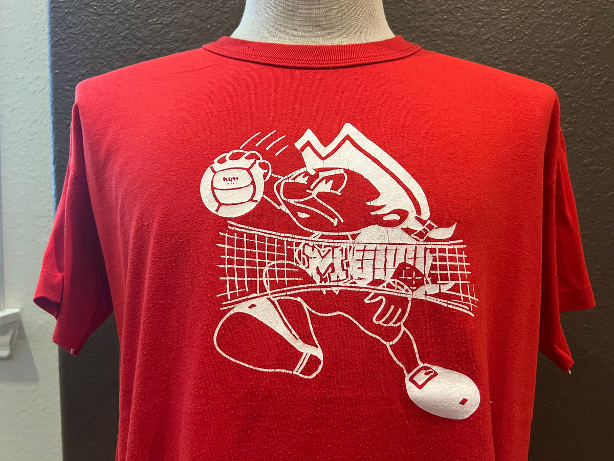 Vintage 8039s Volleyball Pirate Red T Shirt Size L Graphic Tee – Aesthetic Look · High-Quality Print