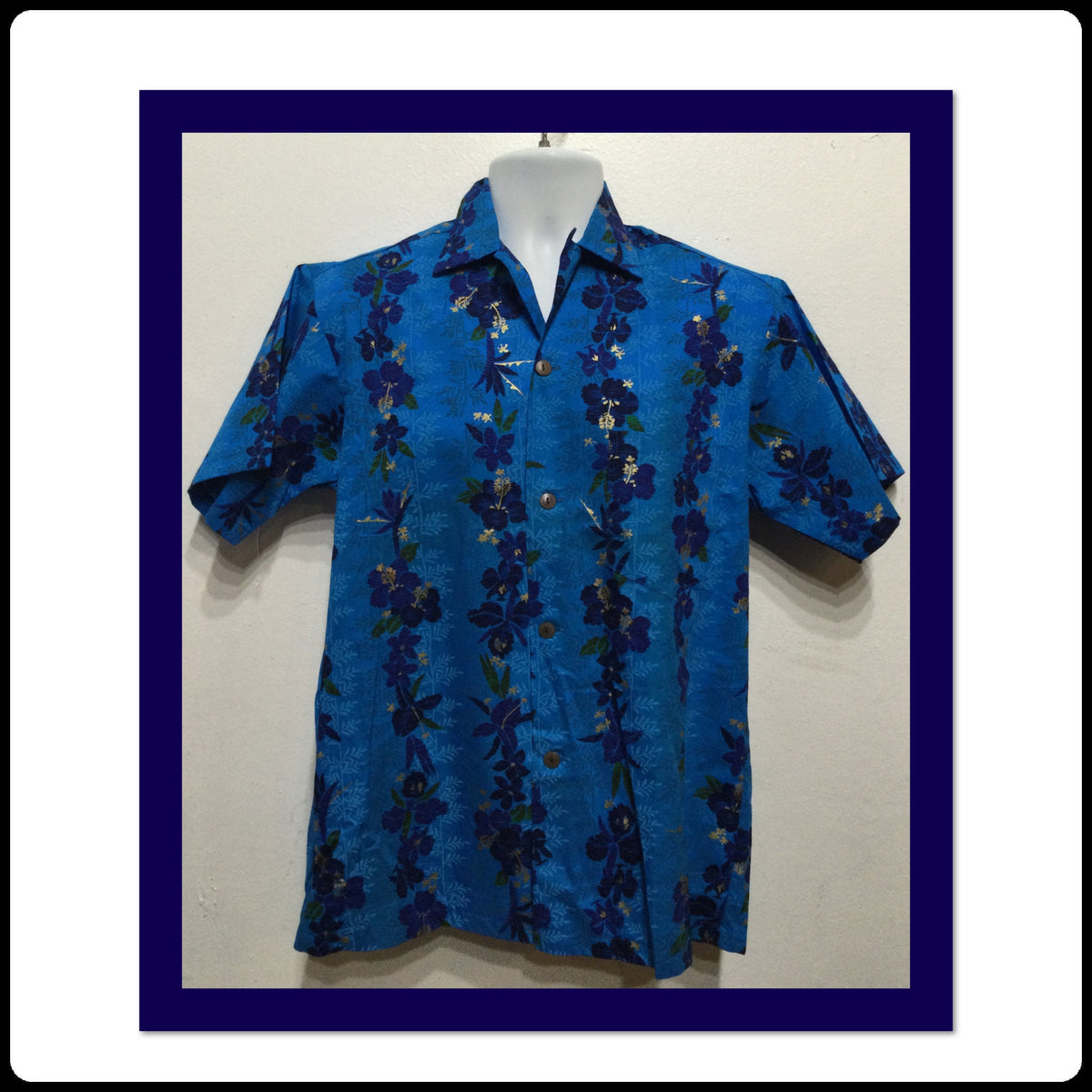 HS195 1950s cotton quotunwornquot Hawaiian shirt by Waikiki Sports Size small Graphic Tee – Premium Graphic · High-Quality Print