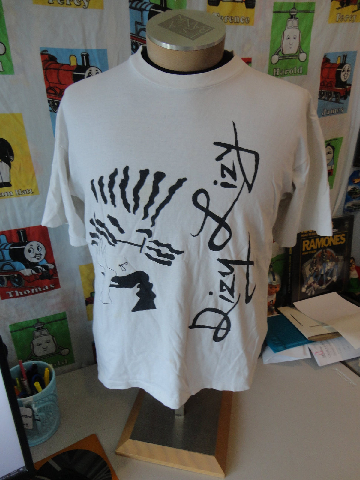 Vintage 9039s DIZY LIZY art tee single stitch white T Shirt L Graphic Tee – Everyday Comfort · Top Pick For Any Outfit