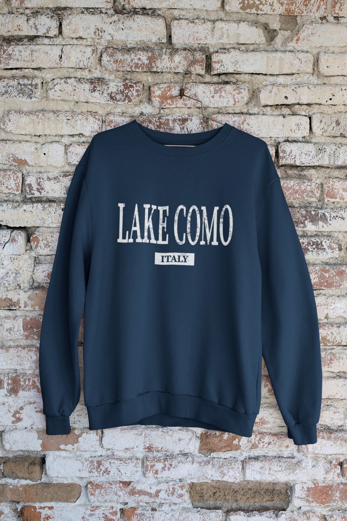 Unisex Lake Como Italy Beach Crewneck Sweatshirt Boating Lake Life Pullover Souvenir Gifts Sweatshirt – Bold Style · Perfect For Daily Wear