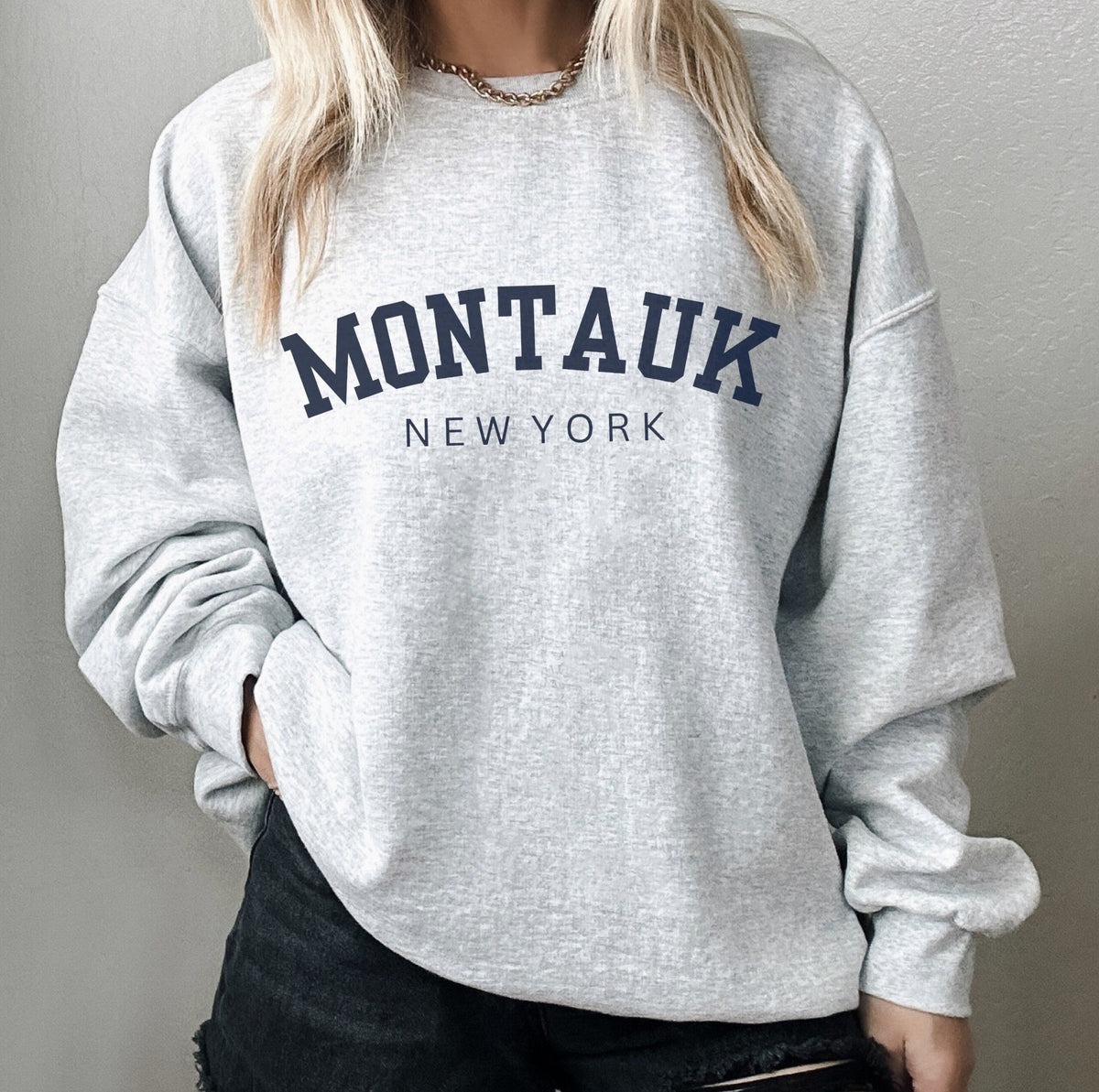 Montauk New York Crewneck Sweatshirt Unisex NY Beach Crewneck East Hampton Gifts Souvenir Sweatshirt – Bold Style · Great Gift For Fans
