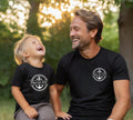 Papa Mini SetPartnerlook Papa BabyVater Kind OutfitPassendes Outfit Papa und MiniPapa undd Baby GeschenkDaddy and Me Matching Outfit Graphic Tee – Feel-Good Design · Perfect For Daily Wear
