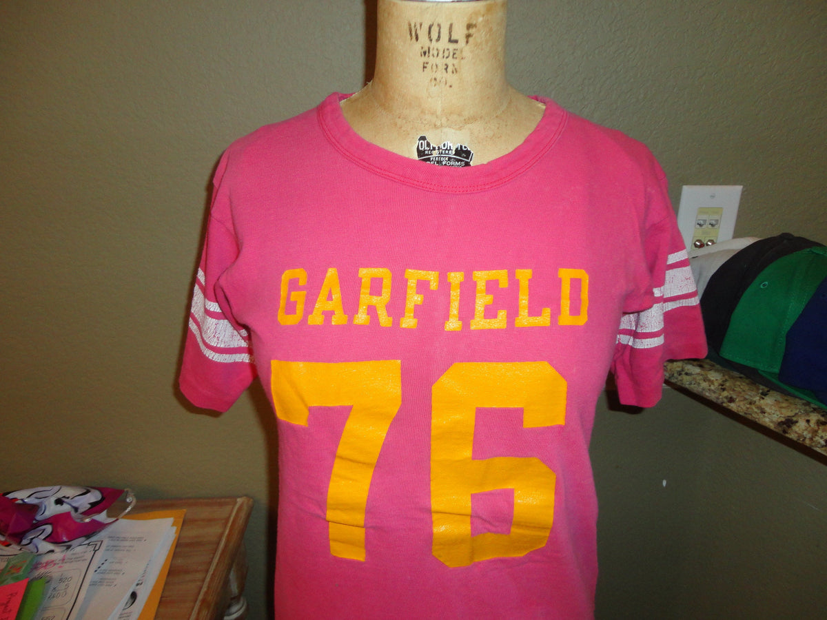 Vintage 8039s GARFIELD Champion Blue Bar Tag Pink 76 Jersey T Shirt S Jersey – Fan Favorite · Top Pick For Any Outfit