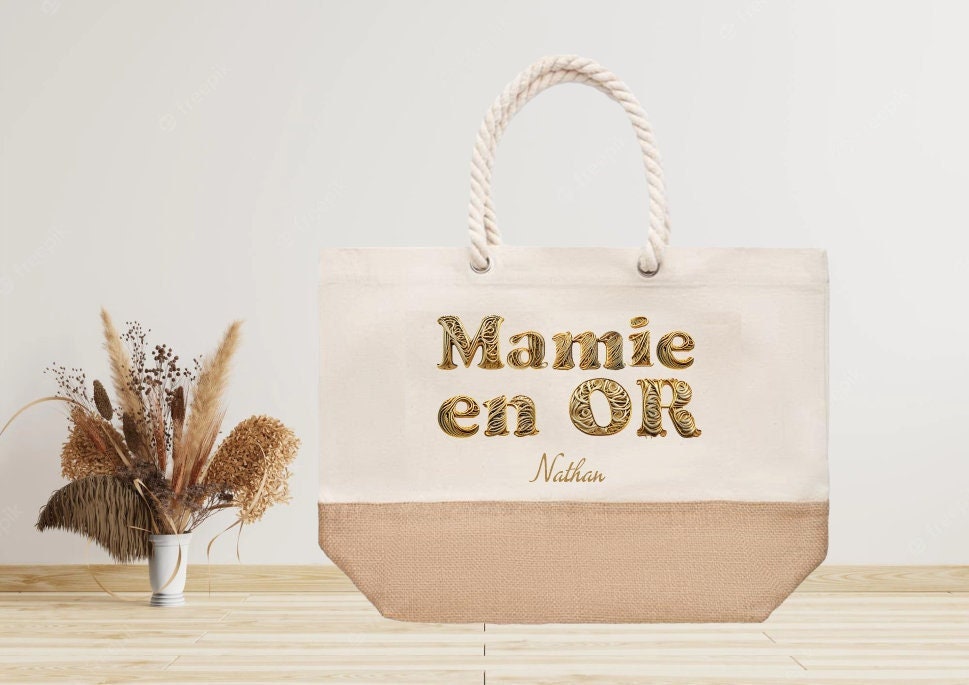 Grand sac cabas personnaliser mamie en or maman en or nounou en or marraine en or tata en or matresse en or Graphic Tee – Everyday Comfort · Trending Graphic Apparel