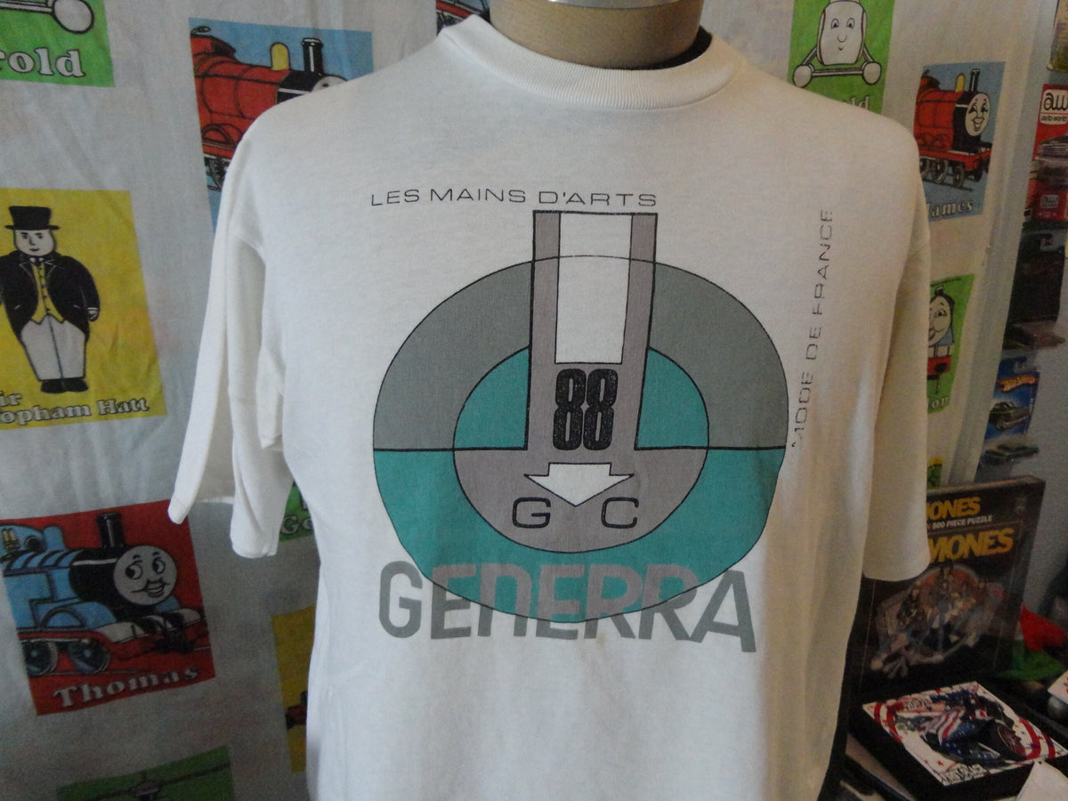 Vintage Generra Tee Les Mains D39Arts 88 France T Shirt L Graphic Tee – Aesthetic Look · Great Gift For Fans