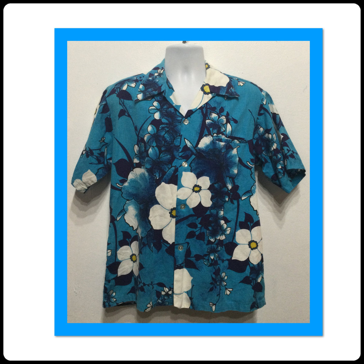 HS177 Vintage 1960s cotton tiki Hawaiian shirt Size large Graphic Tee – Soft Feel · High-Quality Print
