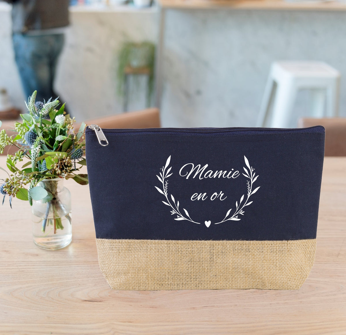 Grande trousse personnaliser Mamie anniversaire mamie Cadeau mamie fte des grands mres Graphic Tee – Cozy Vibes · Trending Graphic Apparel