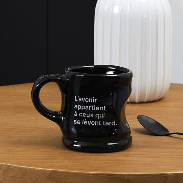 Mug Dform Message 20cl quotL39avenir appartient ceux qui se lvent tardquot Graphic Tee – Bold Style · Must-Have Style