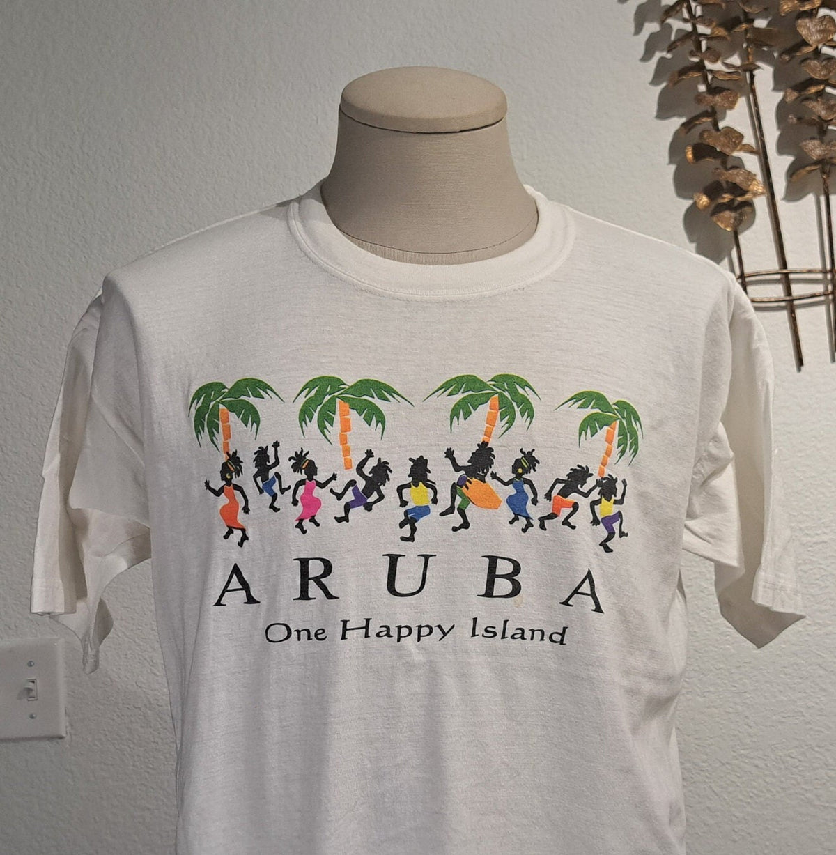 Vintage 90s Aruba One Happy Island white Tshirt size XL Graphic Tee – Aesthetic Look · Trending Graphic Apparel