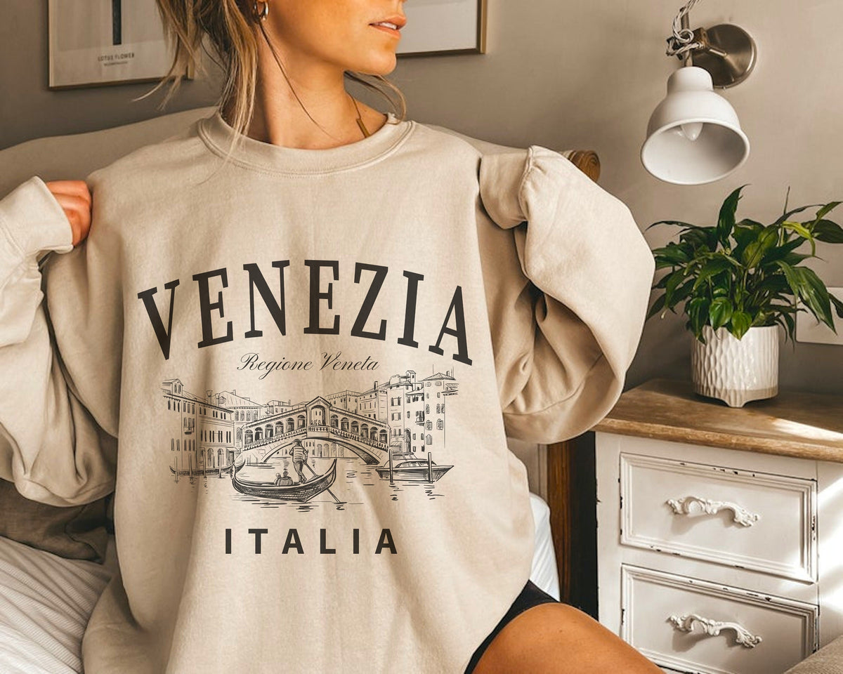 Venice Italy Unisex Crewneck Sweatshirt Gift Venezia Italia Sweater Sweatshirt – Aesthetic Look · High-Quality Print