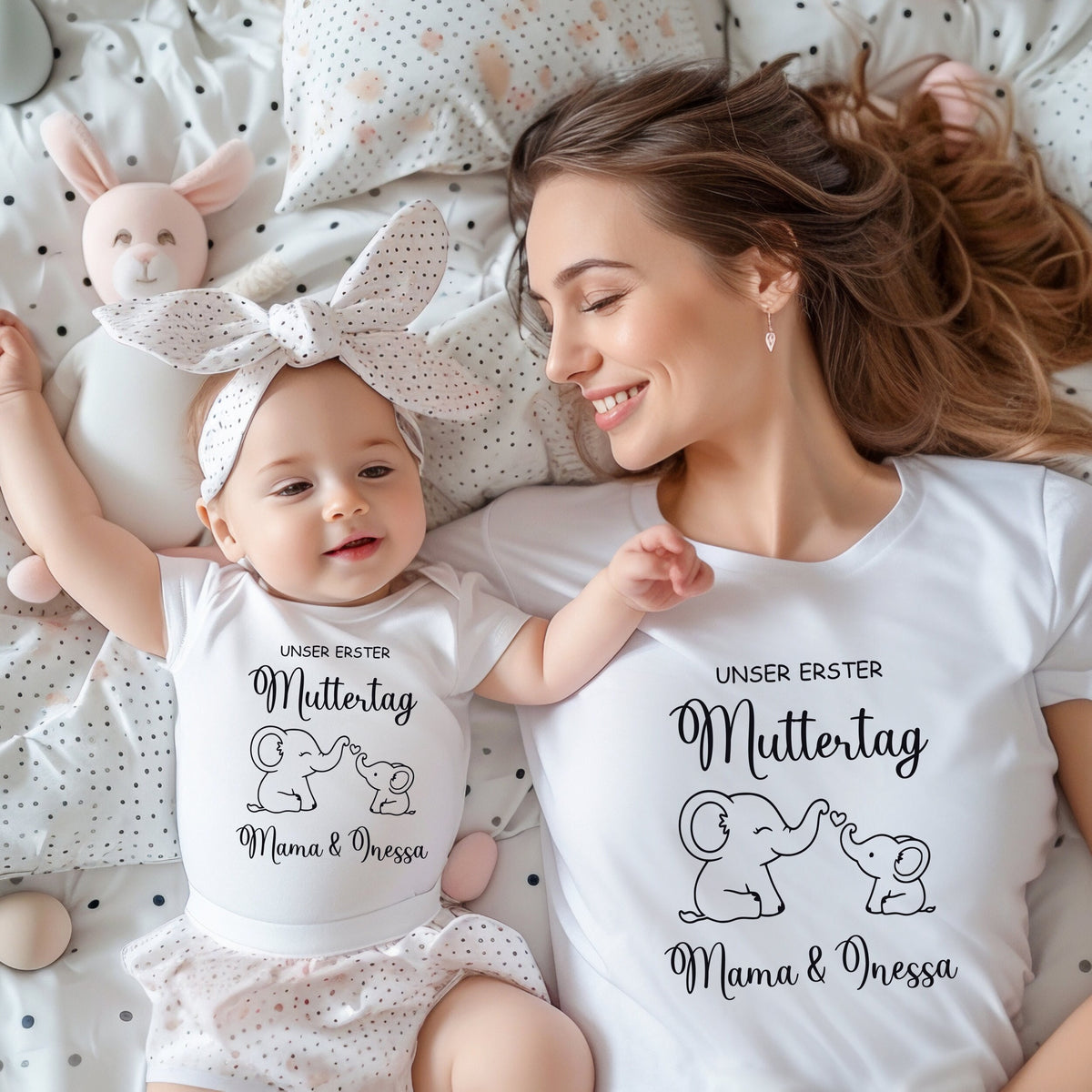 Erstes MuttertagsduoMama Baby bereinstimmendes SetPersonalisiertes Geschenk MuttertagMuttertagsgeschenkMama Baby Outfit Graphic Tee – Easygoing Wear · Must-Have Style