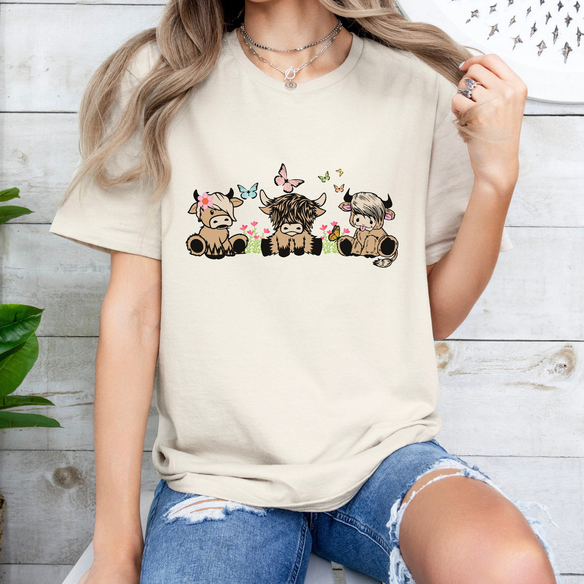 Highland Cow Shirt for Cute Cow Lovers Gift Idea For Youth Cow themed Clothing for Mom Sweatshirt For Her Hoodie for Kids Farm life T Shirt Hoodie – Feel-Good Design · Perfect For Daily Wear