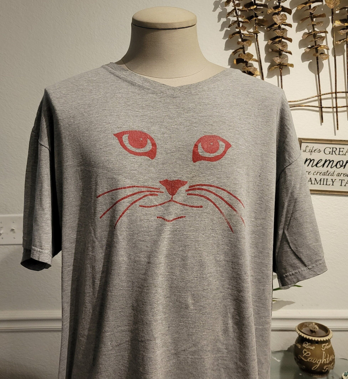 Vintage 90s Cat Face grey Tshirt size XL Graphic Tee – Feel-Good Design · High-Quality Print