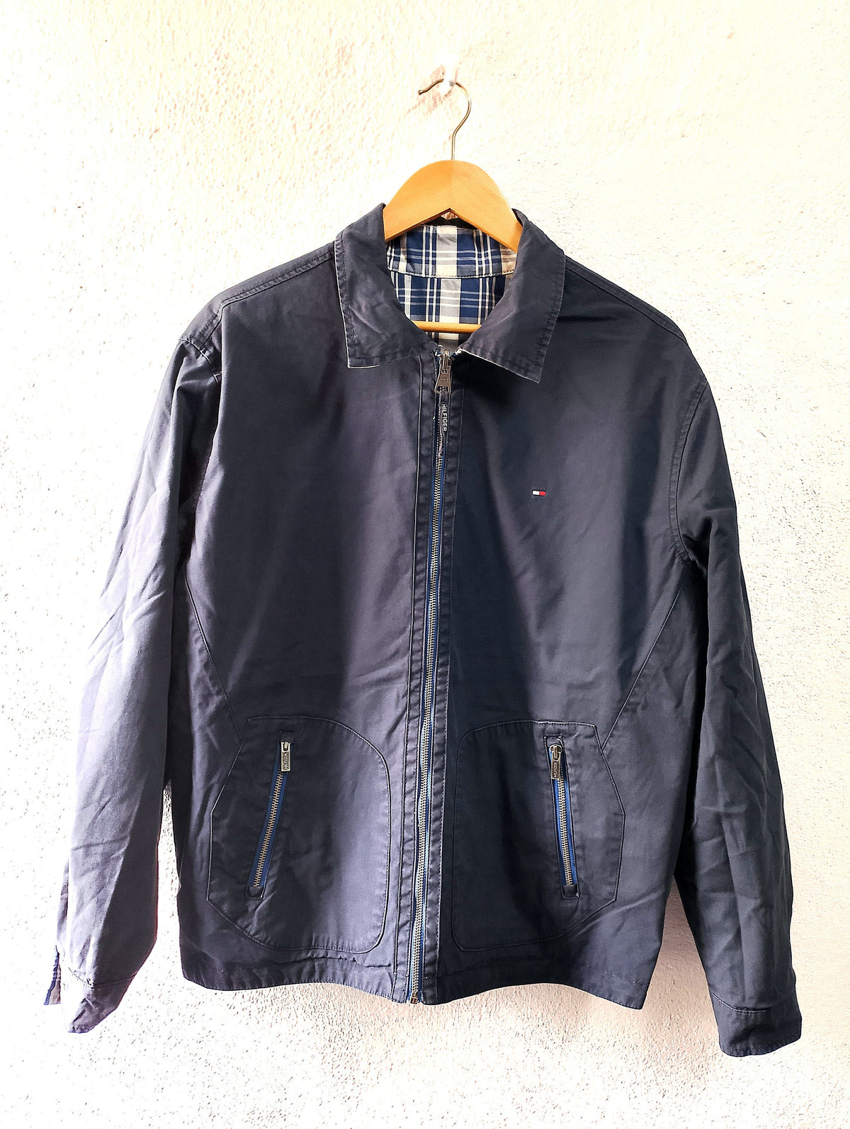 Tommy Hilfiger reversible zipper Harington jacket Large Graphic Tee – Warm & Stylish · High-Quality Print