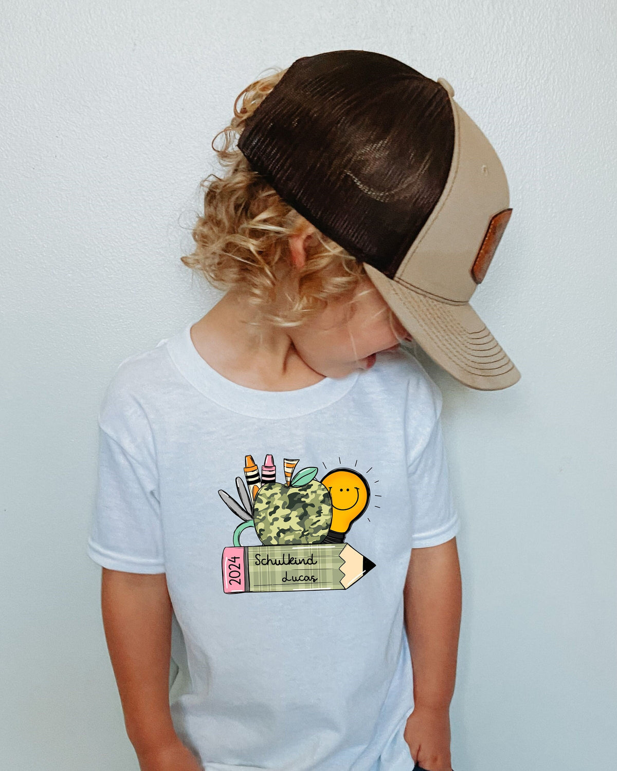 Erste Klasse T ShirtPersonalisierte T Shirt fr KinderSchulkind 2024 Personalisiertes T Shirt zum ersten SchultagEinschulung T Shirt Graphic Tee – Everyday Comfort · High-Quality Print