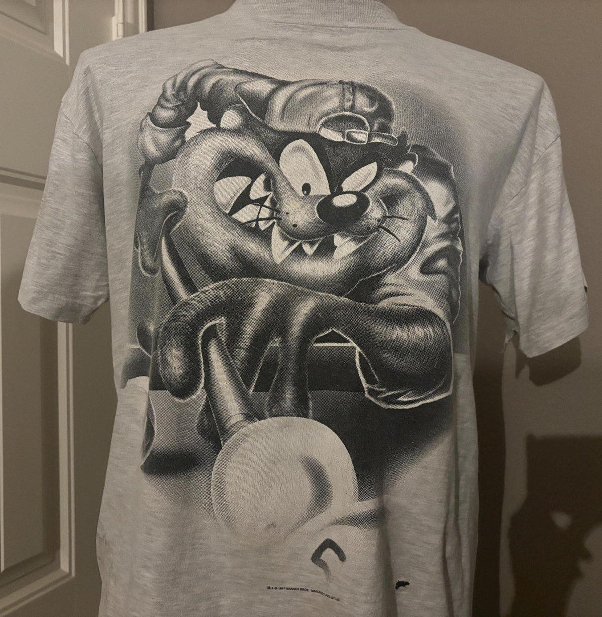 Vintage 9039s TAZ Looney Tunes Warner Bros Tasmanian Devil Billards T shirt L Graphic Tee – Easygoing Wear · High-Quality Print