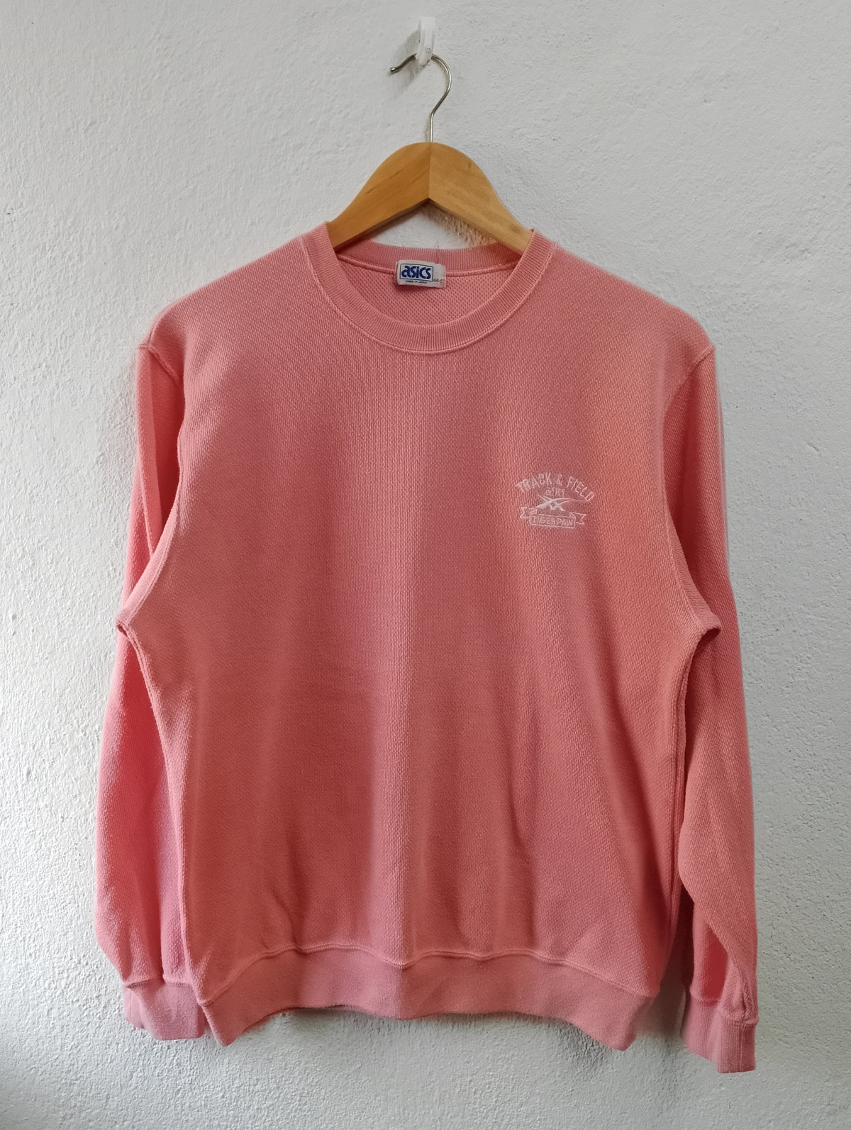 Vintage Asics pullover sweatshirt Medium Sweatshirt – Warm & Stylish · Perfect For Daily Wear