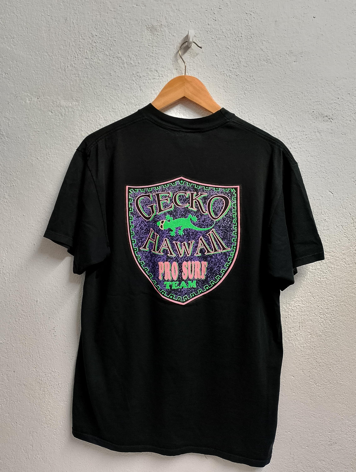 Gecko hawaii pro surf team Large Graphic Tee – Aesthetic Look · Perfect For Daily Wear