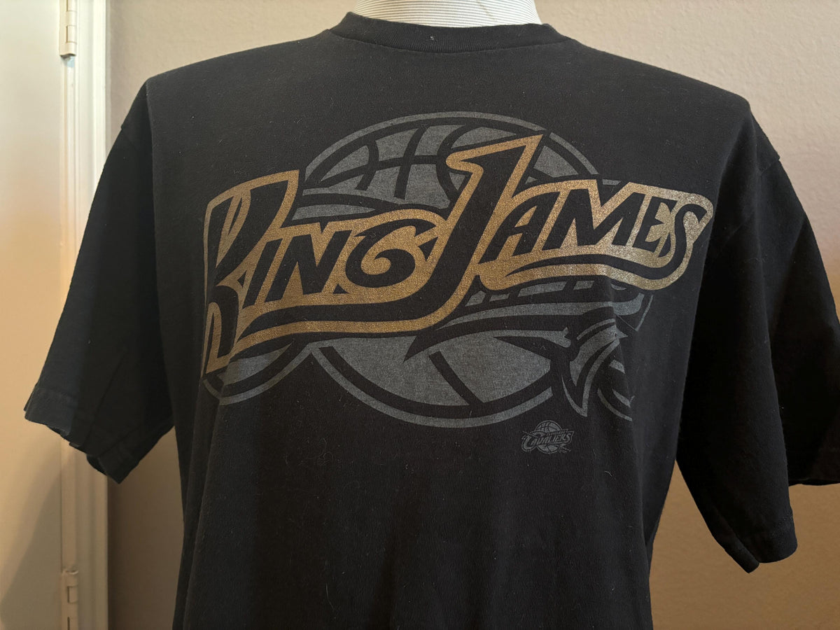 Vintage 200039s King James Lebron James Basketball Number 23 Cleveland Cavaliers NBA T shirt XL Graphic Tee – Premium Graphic · Must-Have Style