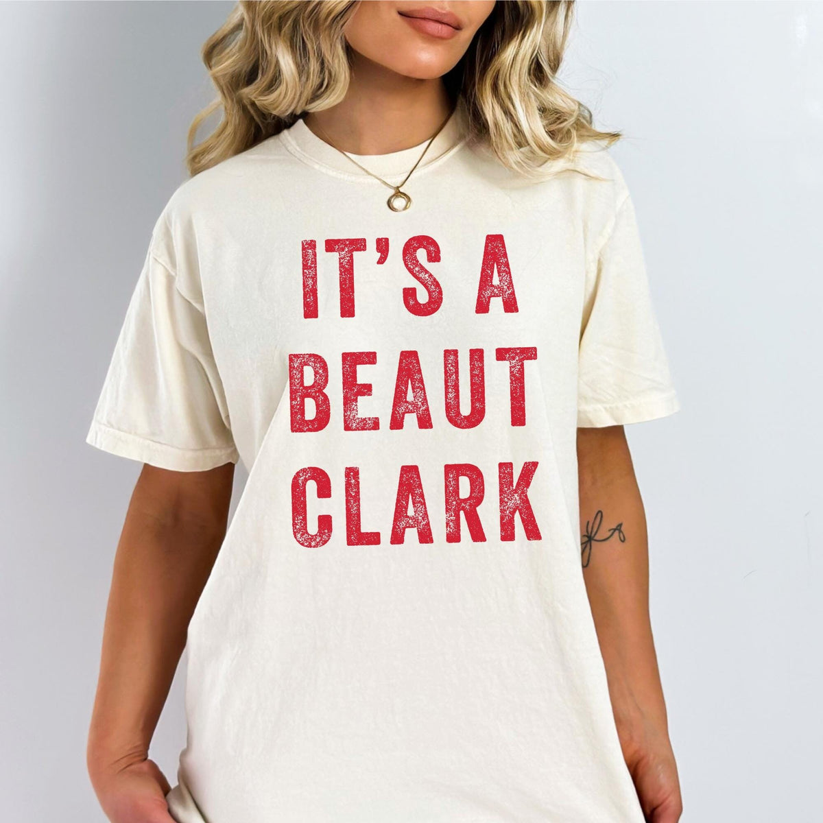 It39s A Beaut Clark Tshirt Funny Christmas Tshirt Holiday Tshirt Cute Womens Christmas Tshirt Merry Christmas Tshirt Graphic Tee – Aesthetic Look · Great Gift For Fans