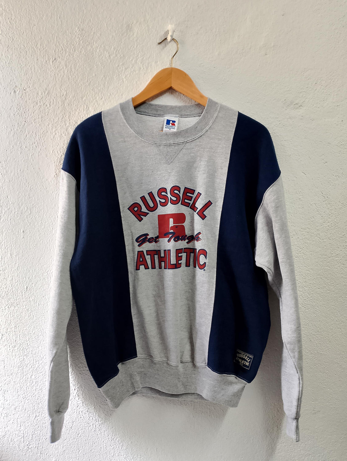Russell athletic crewneck sweatshirt Medium Sweatshirt – Aesthetic Look · Perfect For Daily Wear