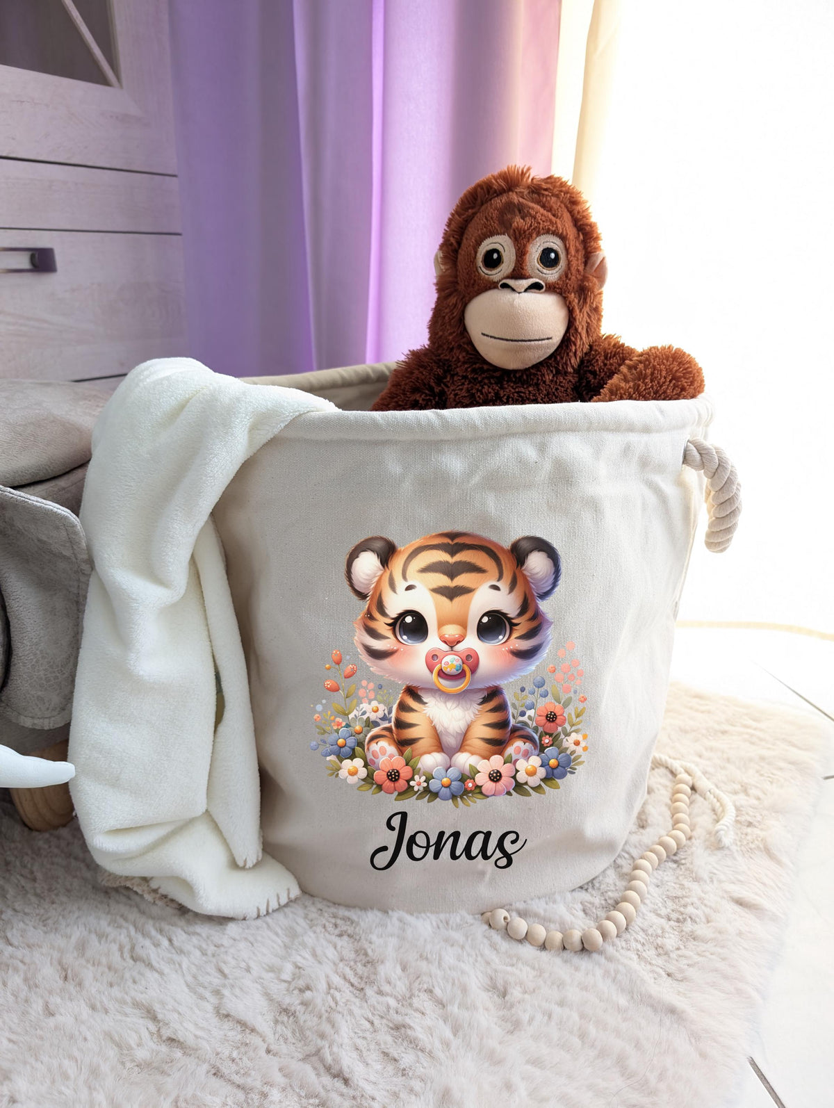 Safari Themen SpielsackMit deinem Namen und viel SpaAufbewahrungskorb fr SpielzeugPersonalisierter AufbewahrungskorbKinderzimmerdeko Graphic Tee – Soft Feel · Must-Have Style