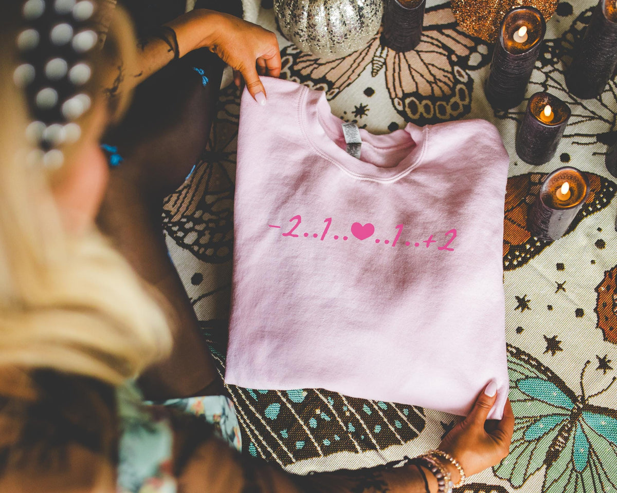 Cute Photographer Sweatshirt Photography Major or Student Light Meter with Heart Boho Wedding Photographer Shirt Family Photographer Gift Sweatshirt – Aesthetic Look · Must-Have Style