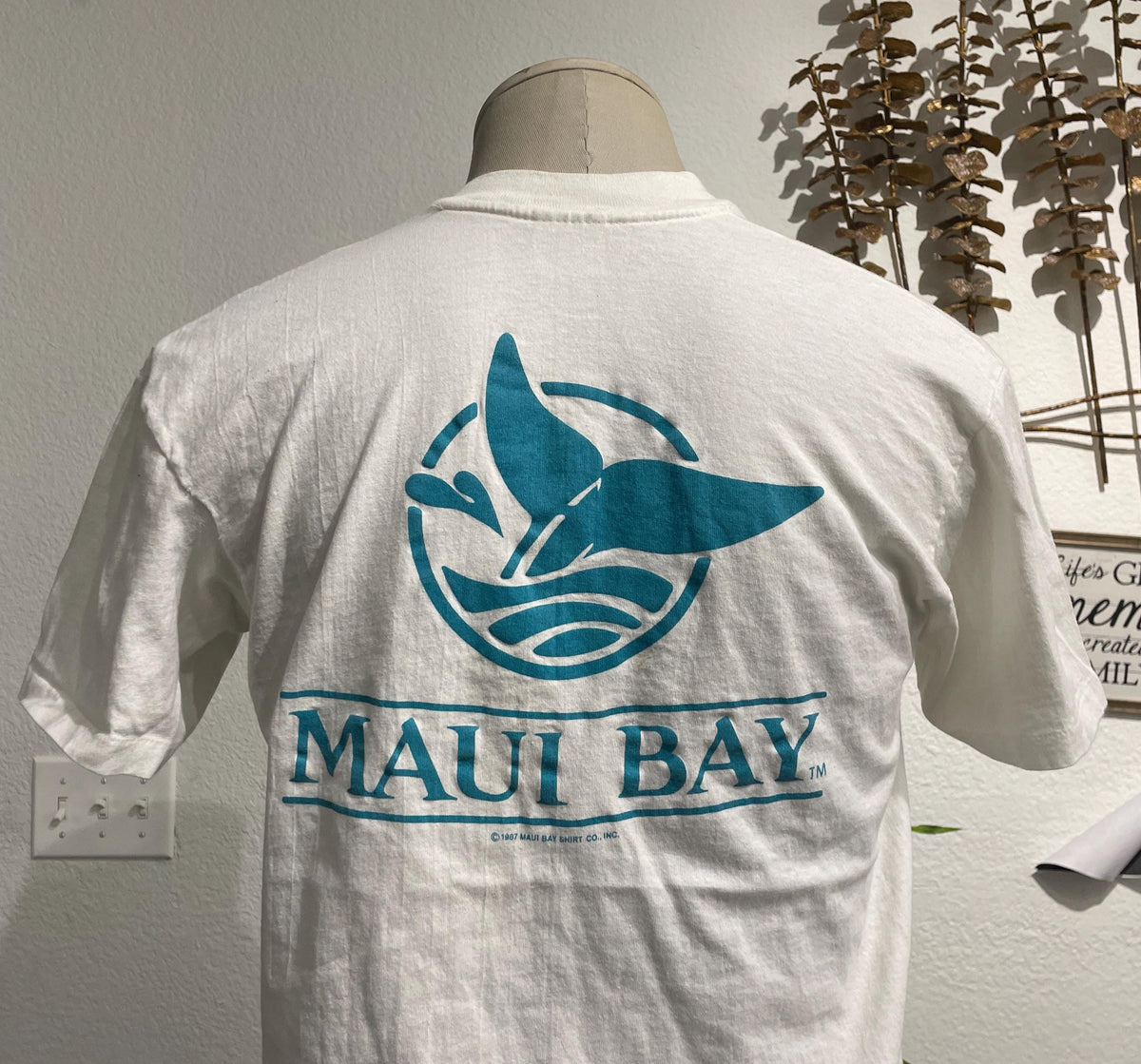 Vintage 80s Maui Bay white Hawaii Tshirt size M Graphic Tee – Easygoing Wear · Top Pick For Any Outfit