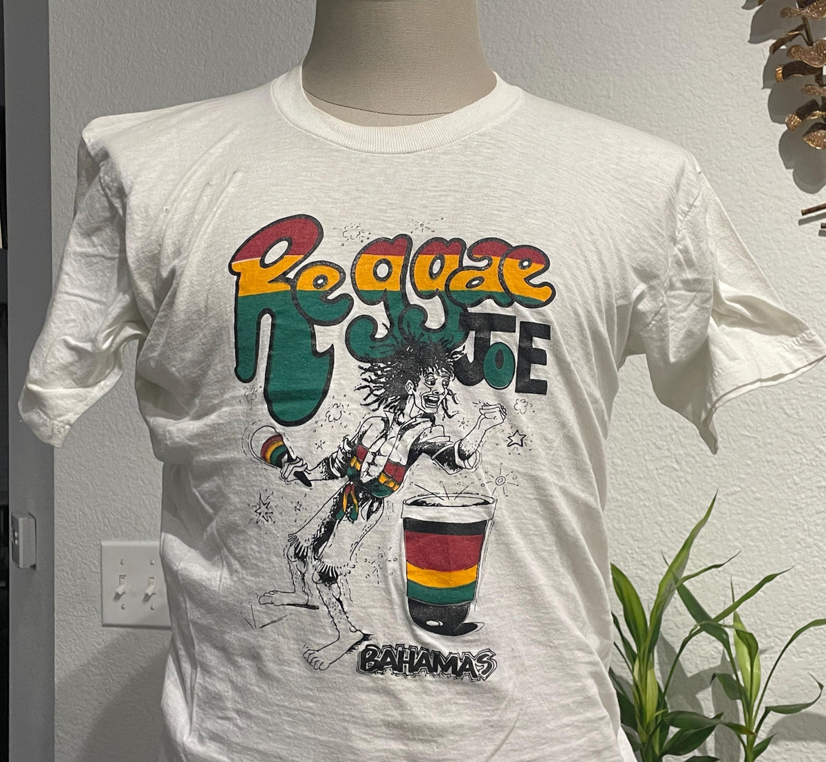 Vinatge 80s Reggae Joe Bahamas white Tshirt size S Graphic Tee – Fan Favorite · Perfect For Daily Wear