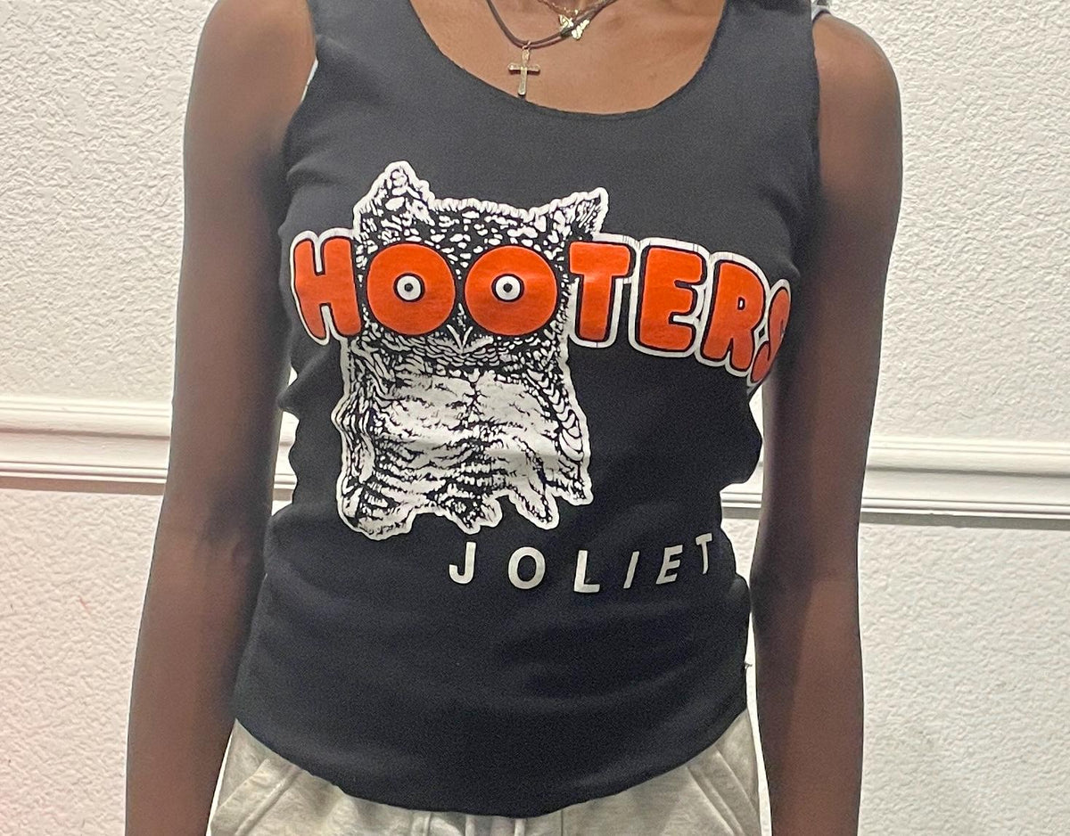 Vintage 90s Hooters Joliet black TankTop modeled size S Tank Top – Easygoing Wear · Must-Have Style