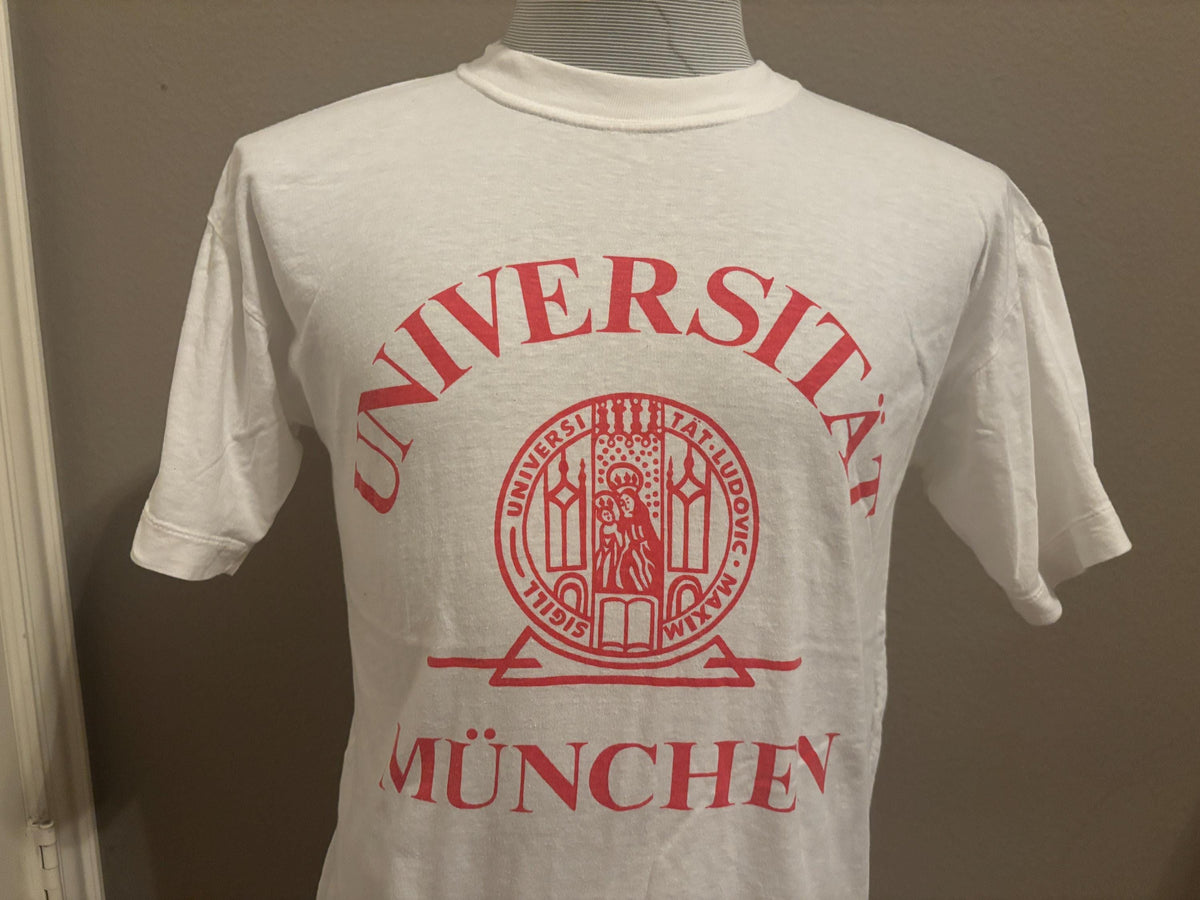 Vintage 9039s Universitt Ludovic Mnchen Maxim emblem T shirt S Graphic Tee – Soft Feel · Great Gift For Fans