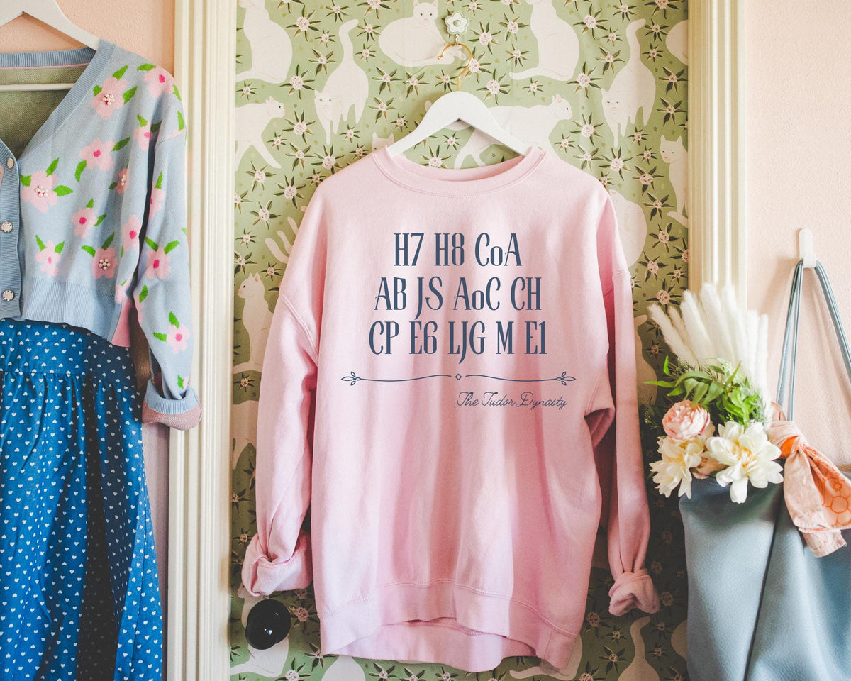 Tudor History Sweatshirt Tudor Kings and Queens Henry the 8th Elizabeth I Lady Jane Grey Anne Boleyn Catherine of Aragon History Buff Sweatshirt – Easygoing Wear · Great Gift For Fans
